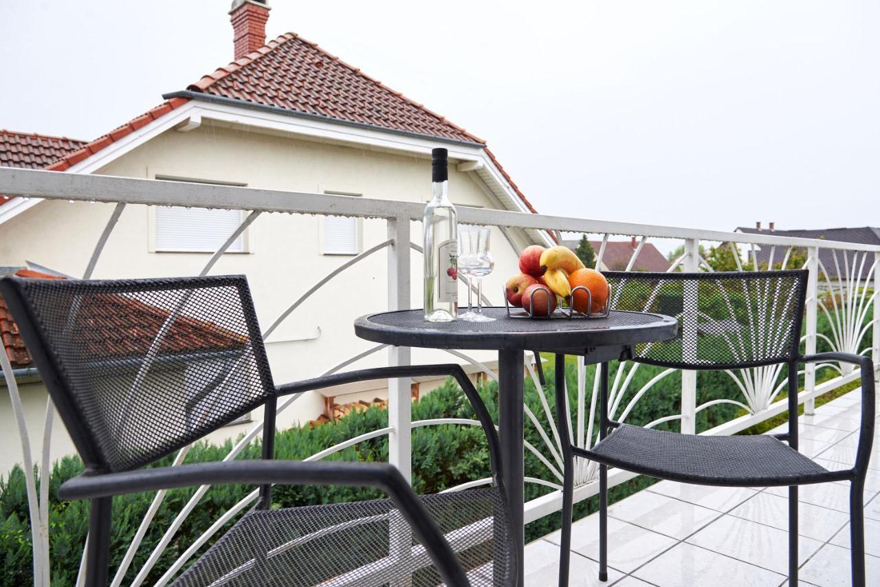 Apartman Brigitte Buekfuerdo Exterior photo